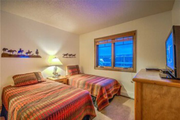 Room 8 of 30