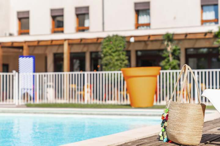 Pool Hotel