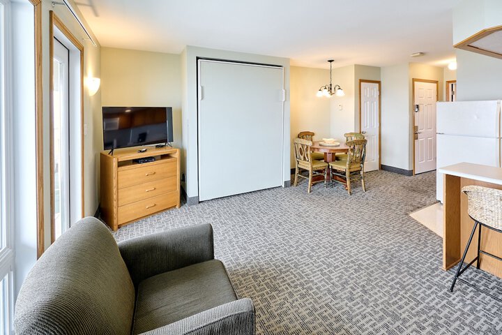 Room 133 of 198