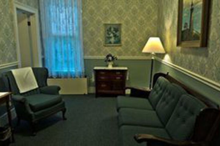 Room 150 of 159