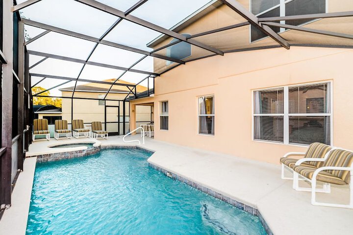 Pool 13 of 29