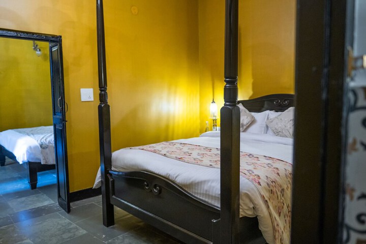 Room 14 of 68