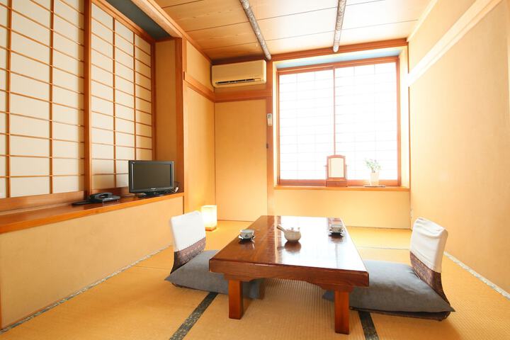 Room 6 of 45