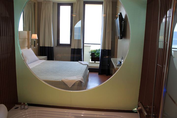 Room 29 of 59