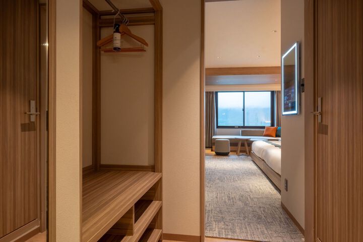 Room 31 of 200