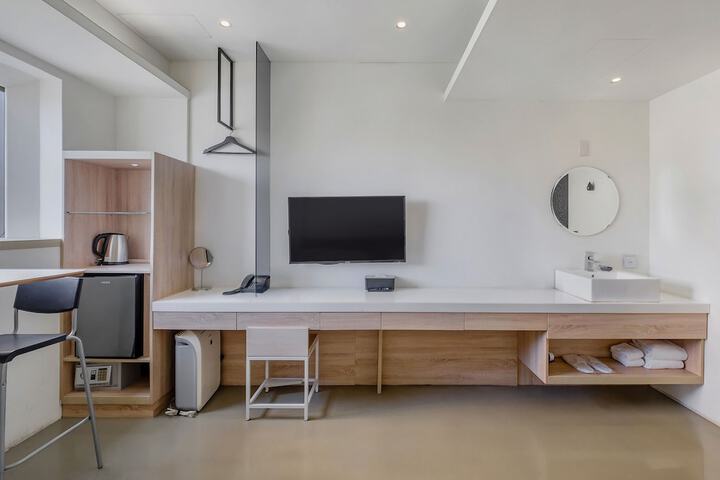 Room 13 of 121