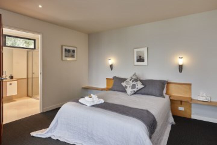 Room 2 of 43
