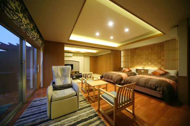 Room 30 of 111