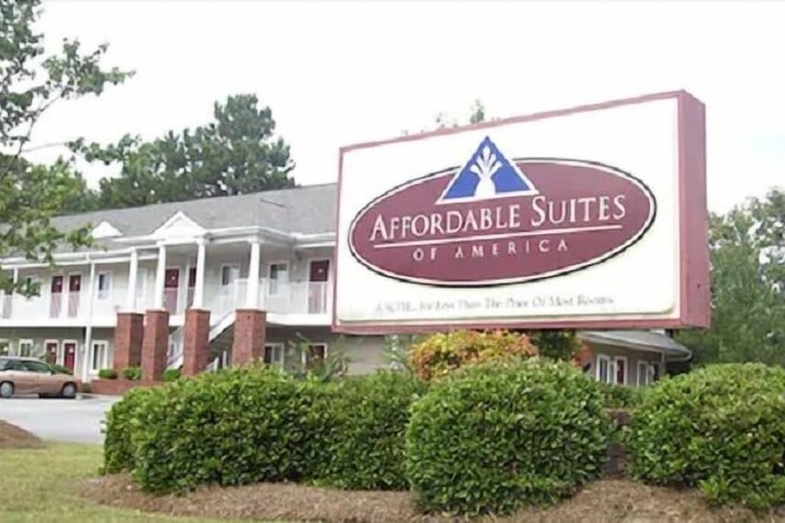 Hotel Entry