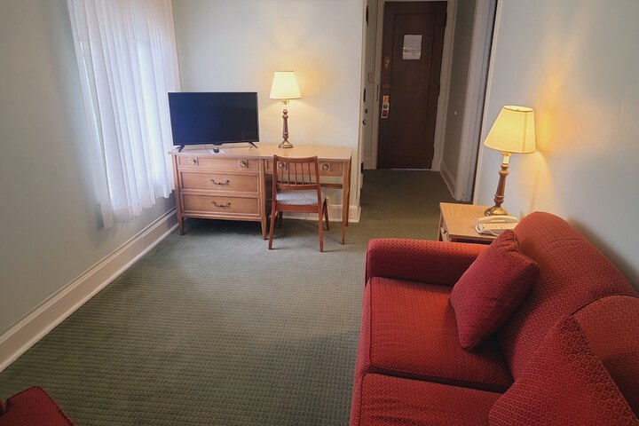 Room 9 of 43