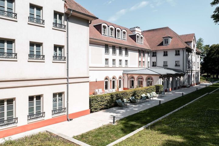 Mercure Maintenon