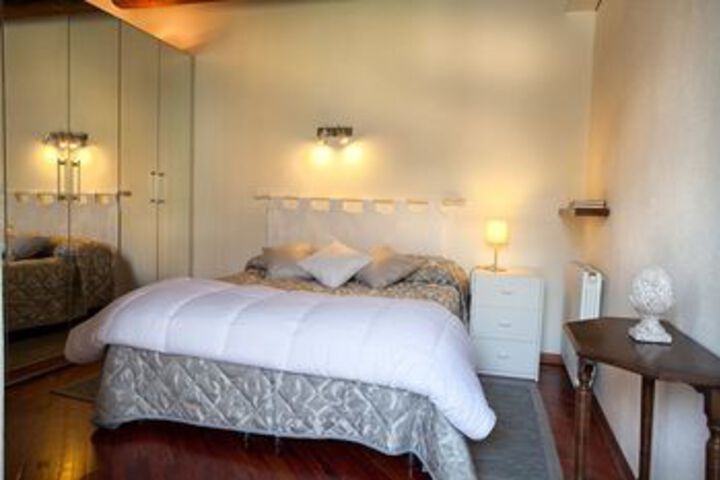 Room 5 of 16