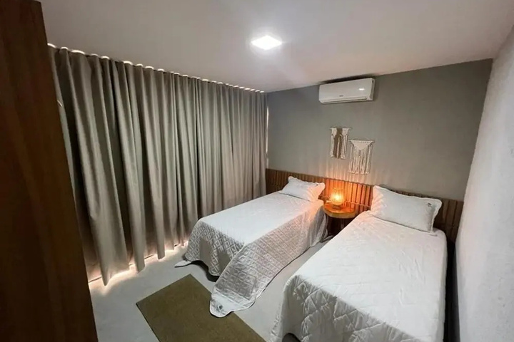 Room 4 of 13