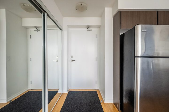 Room 122 of 195
