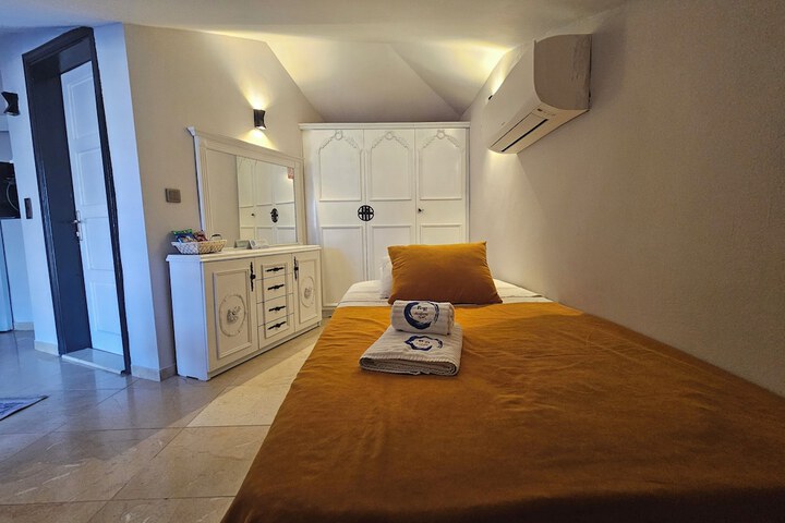 Room 14 of 46