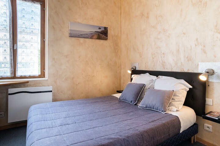 Room 9 of 21