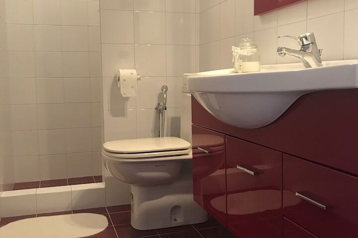 Room 12 of 27