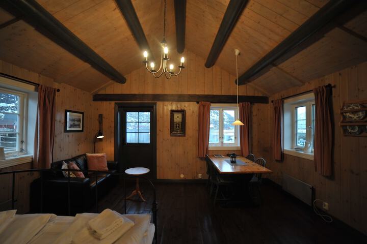 Room 38 of 142