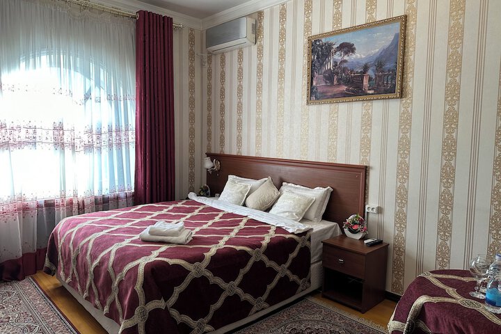 Room 23 of 48