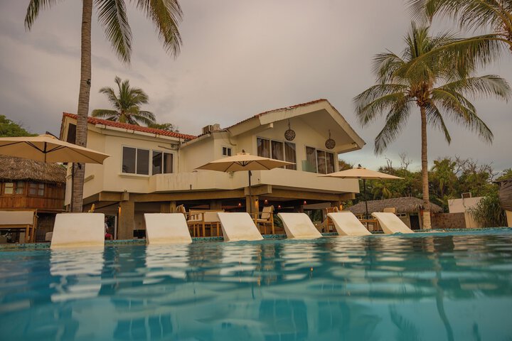 Pool 26 of 33
