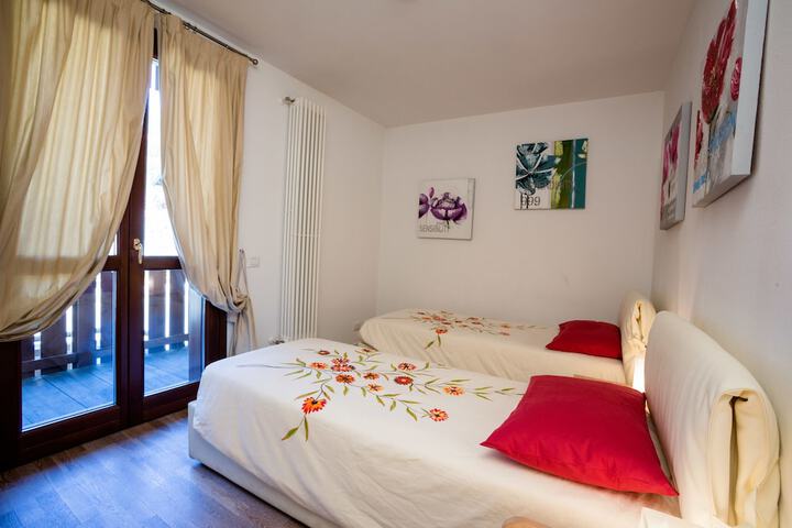 Room 10 of 26