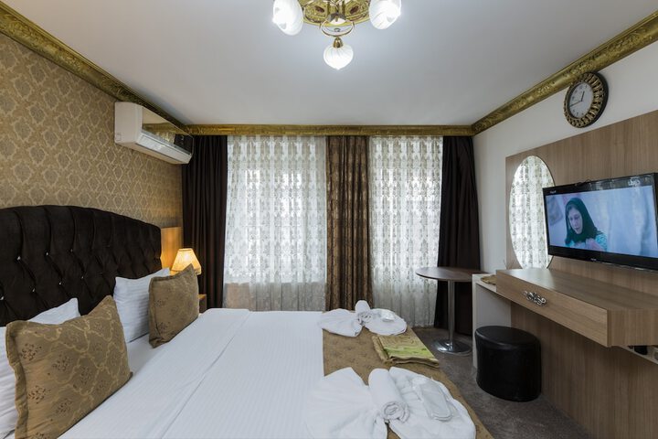 Room 15 of 80