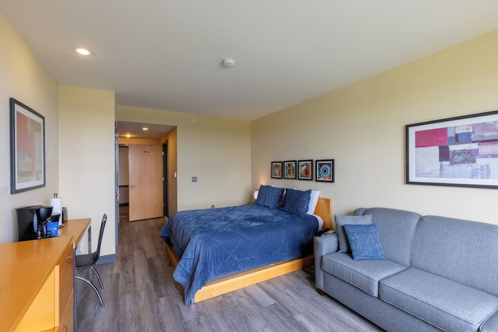Room 4 of 38