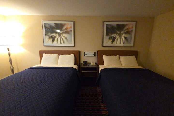 Room 33 of 66