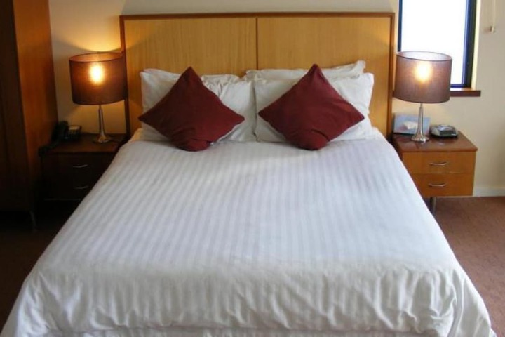 Room 6 of 34