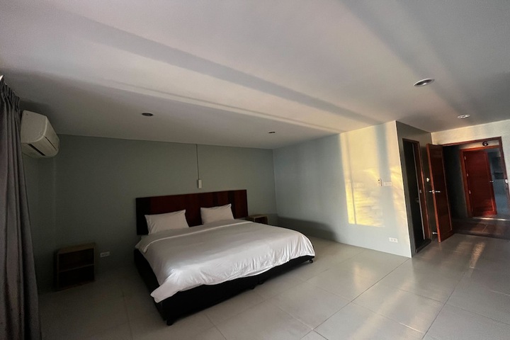 Room 19 of 53