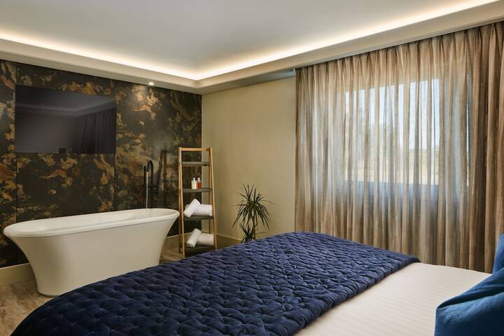 Room 9 of 96