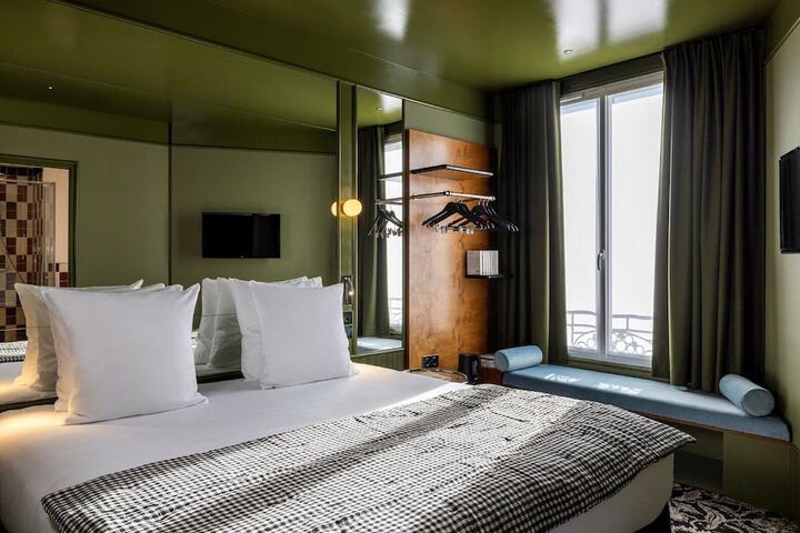 Room 25 of 61