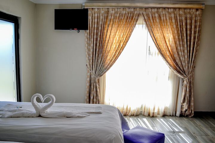 Room 14 of 15
