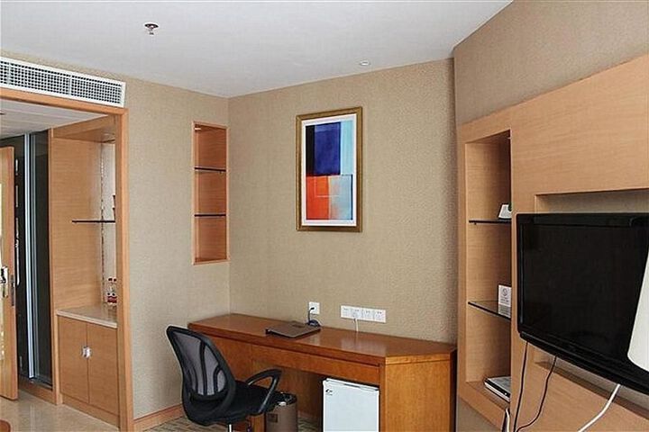 Room 34 of 75