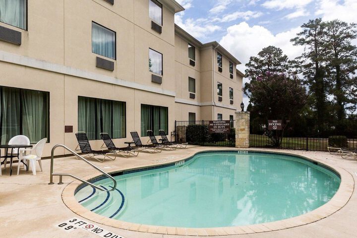 Pool 12 of 25