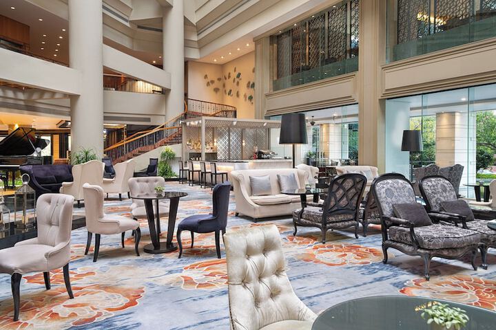 Entrance & Lobby