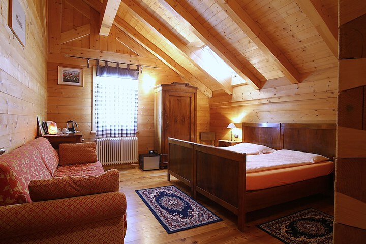 Room 6 of 52