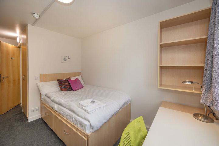 Room 4 of 26