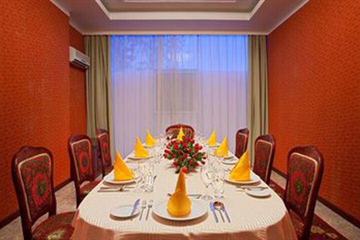 Dining 3 of 14
