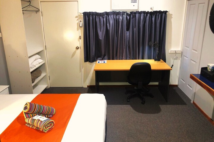 Room 32 of 91