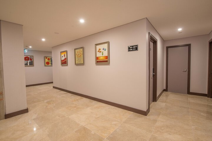 Ballroom/Hall 44 of 47
