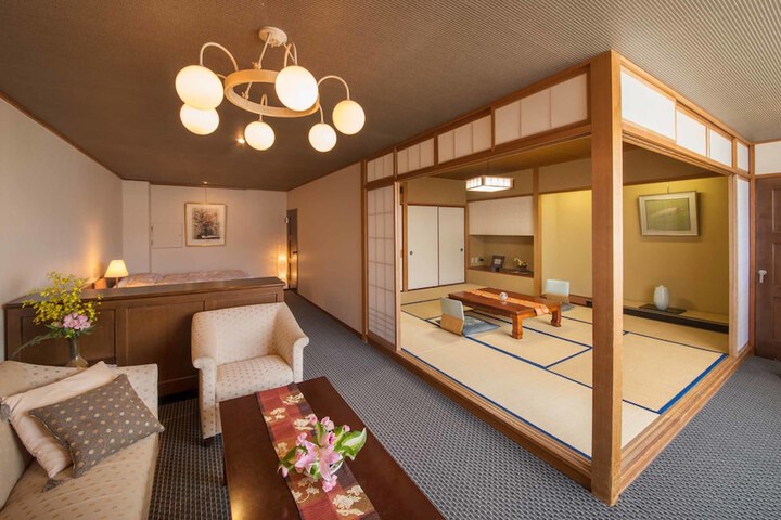Room 7 of 113
