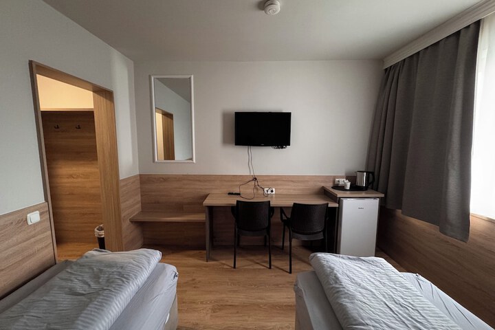 Room 34 of 91
