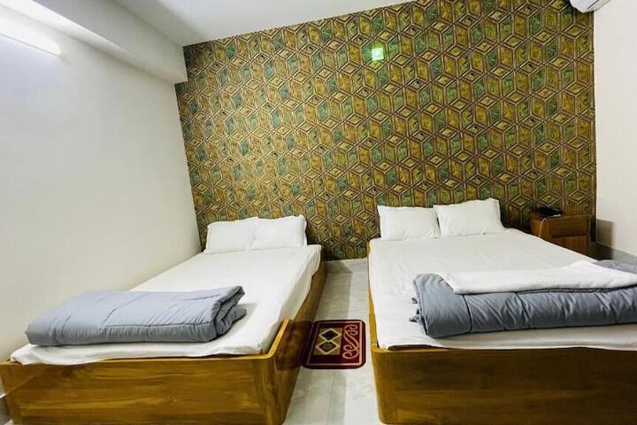 Room 4 of 19