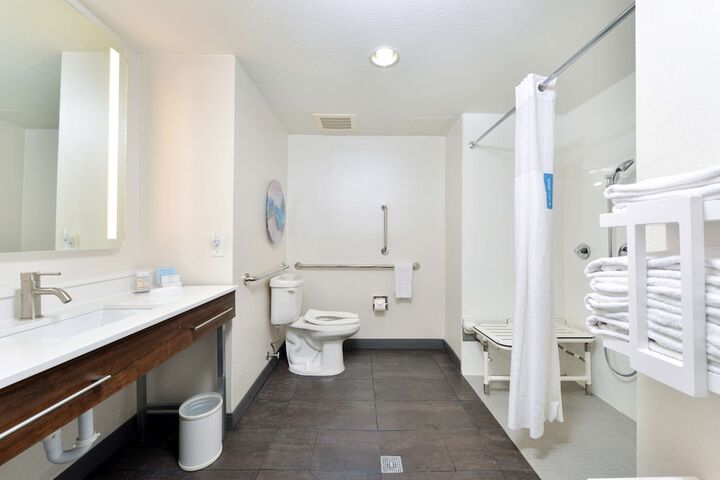 Bathroom shower