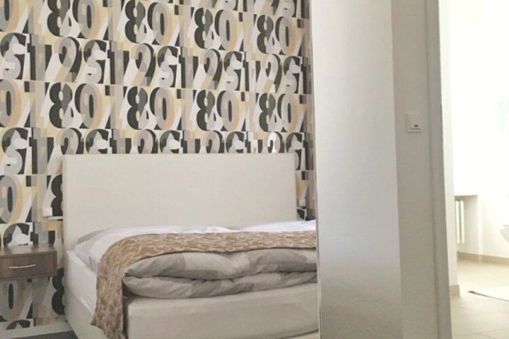 Room 5 of 13