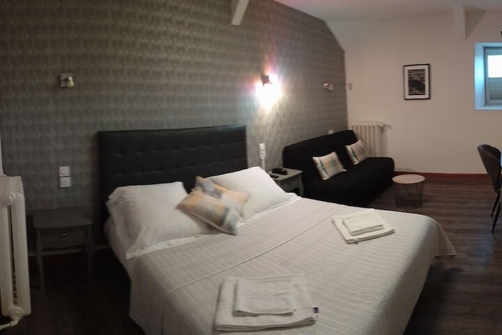 Room 7 of 17