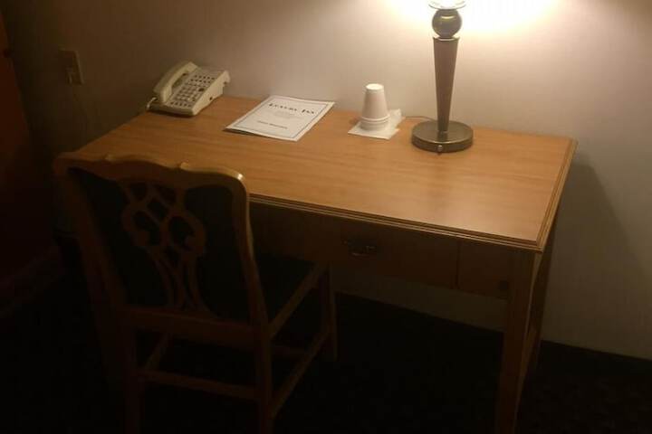 Room 16 of 27
