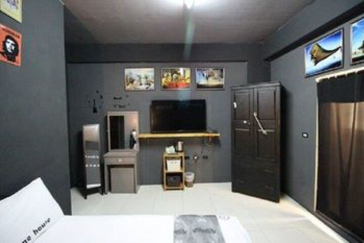 Room 32 of 44