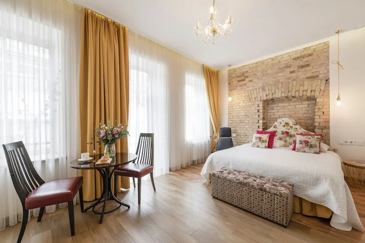 guest_rooms